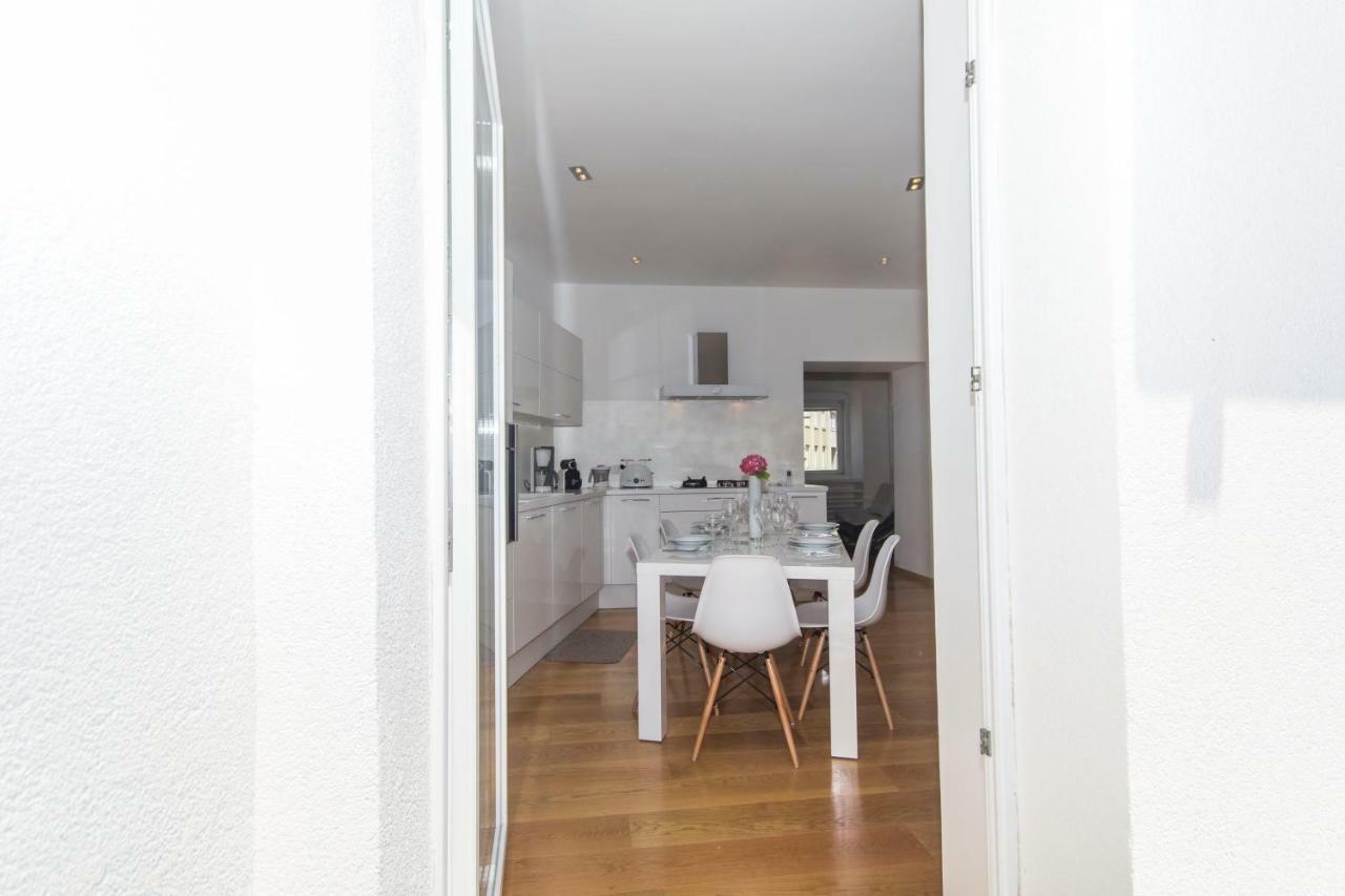Appartment In Center With Parking Pula Exteriör bild